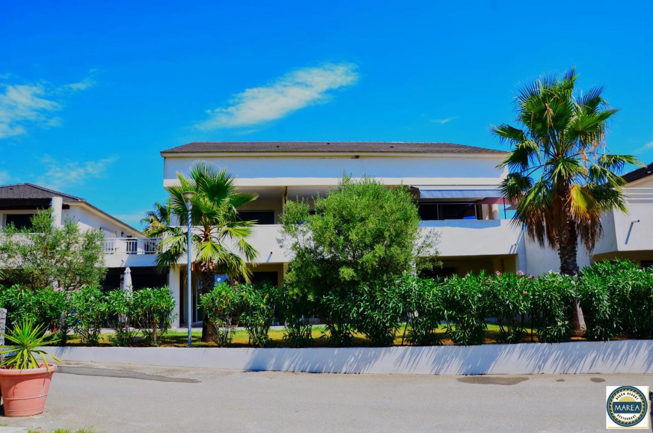 Residence Marea Resort Санта-Лусия-ди-Мориани Екстериор снимка